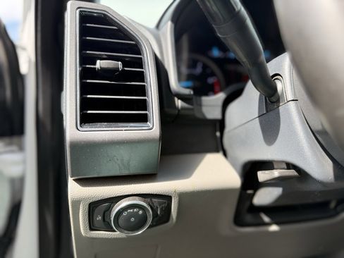 Used 2022 Ford F550 4x4 Crew Cab Super Duty image 38