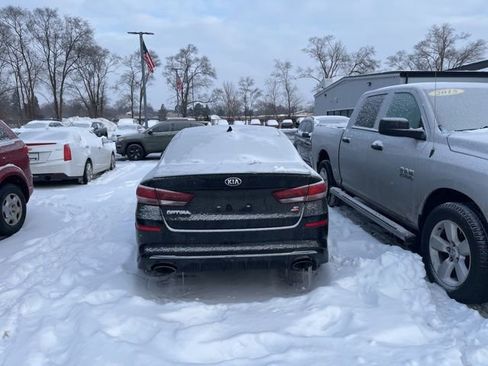 Used 2019 Kia Optima S image 4