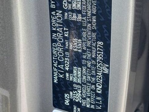 Used 2025 Kia Soul LX FWD image 31