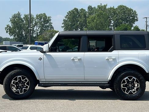 Used 2024 Ford Bronco Outer Banks image 7
