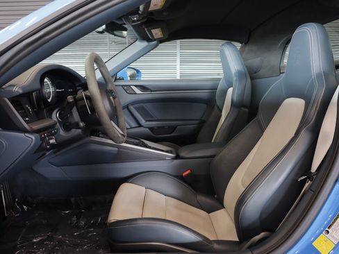 Certified 2022 Porsche 911 Targa 4S AWD/4WD image 5