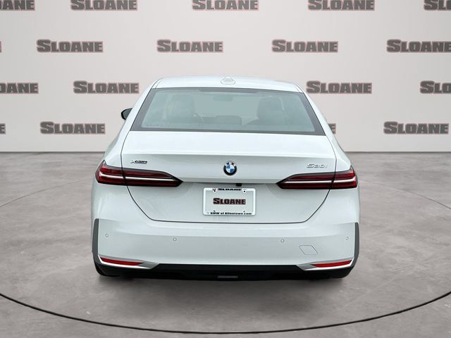 Certified 2026 BMW 530i xDrive w/ Premium Package AWD/4WD image 4