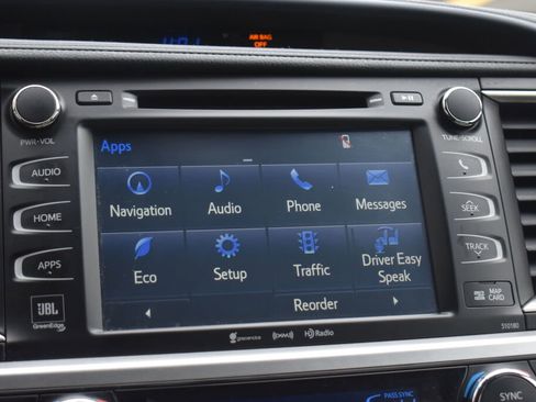 Certified 2017 Toyota Highlander Limited Platinum image 11