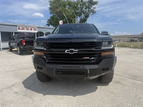 Used 2018 Chevrolet Silverado 1500 LT w/ Texas Edition AWD/4WD image 4
