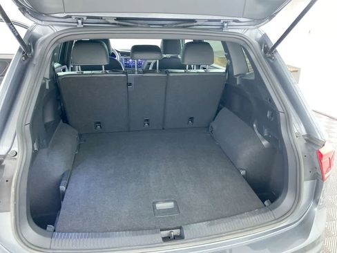 Used 2023 Volkswagen Tiguan SE R-Line image 28