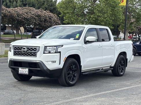Used 2024 Nissan Frontier SV w/ SV Convenience Package RWD image 7