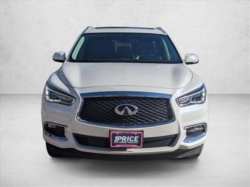 Used 2019 INFINITI QX60 Luxe w/ Essential Package image 2