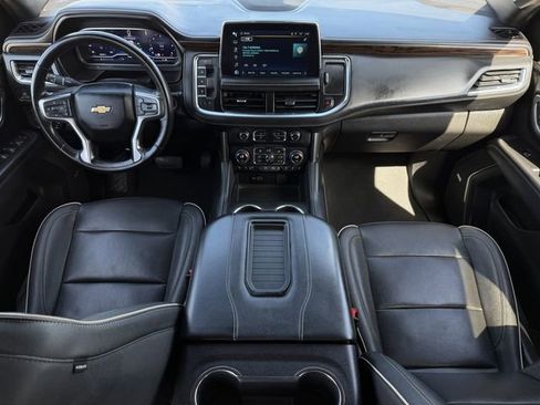 Used 2023 Chevrolet Suburban Premier image 12