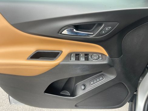 Used 2019 Chevrolet Equinox Premier image 12