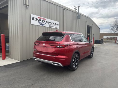 Used 2022 Mitsubishi Outlander SEL image 3