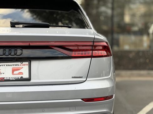 Used 2021 Audi Q8 Premium image 16