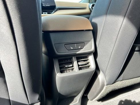 New 2026 Chevrolet Equinox ACTIV w/ Convenience Package III image 20