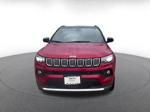 Used 2025 Jeep Compass Limited AWD/4WD image 3