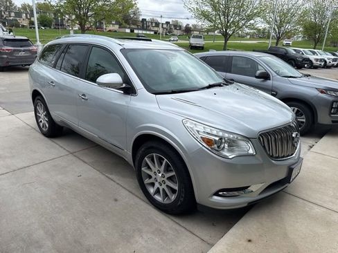 Used 2017 Buick Enclave Leather AWD/4WD image 3
