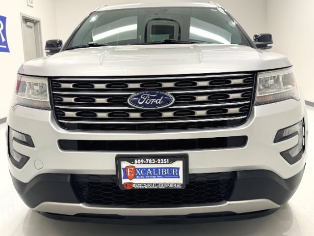 Used 2017 Ford Explorer XLT w/ Equipment Group 201A AWD/4WD image 11