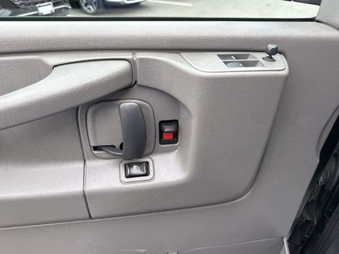 Used 2014 Chevrolet Express 3500 LS image 15