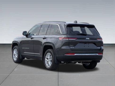 Certified 2025 Jeep Grand Cherokee Laredo X w/ Luxury Tech Group I AWD/4WD image 4
