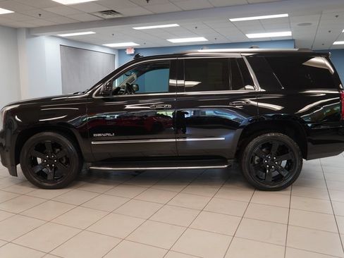 Used 2017 GMC Yukon Denali w/ Open Road Package AWD/4WD image 2
