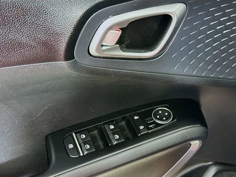 Used 2020 Kia Soul GT-Line FWD image 21
