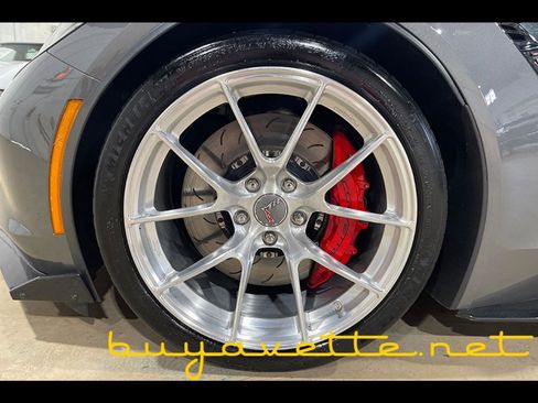 Used 2015 Chevrolet Corvette Z06 w/ 2LZ Preferred Equipment Group image 8