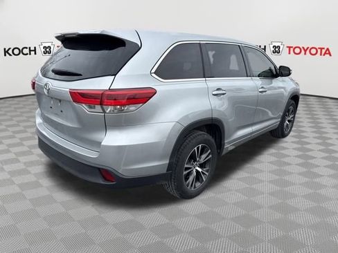 Used 2018 Toyota Highlander LE image 8