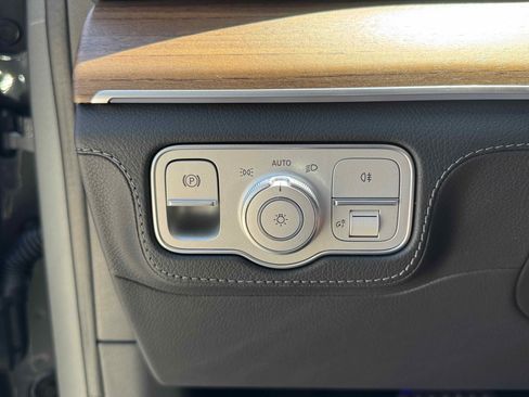 New 2025 Mercedes-Benz GLS 580 580 4MATIC image 25