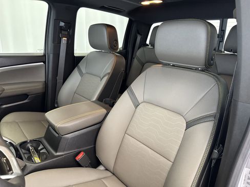 Used 2024 Chevrolet Colorado ZR2 w/ ZR2 Convenience Package III image 8