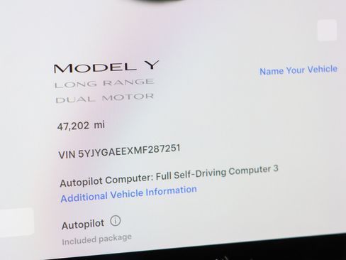 Used 2021 Tesla Model Y Long Range image 16