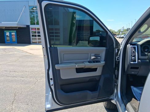 Used 2010 Dodge Ram 1500 Truck SLT w/ SLT Plus D←cor Group AWD/4WD image 9