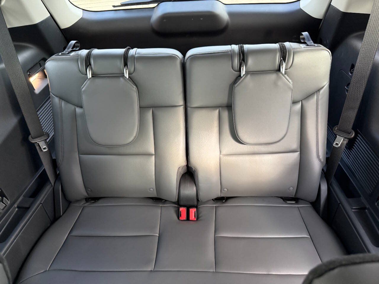 Used 2025 Ford Explorer Active w/ Active Comfort Package RWD image 15