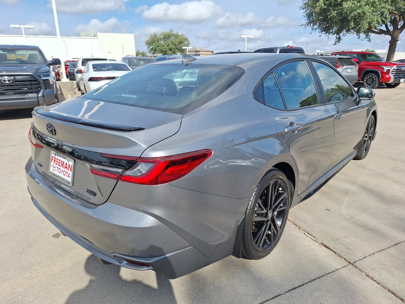 Used 2025 Toyota Camry XSE FWD image 6