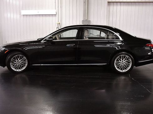 Used 2022 Mercedes-Benz S 580 4MATIC Sedan image 4