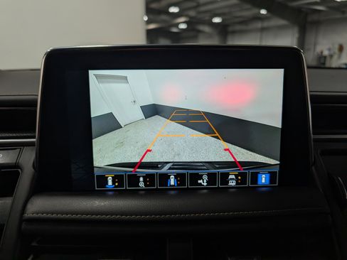 Used 2022 GMC Yukon XL SLT w/ SLT Luxury Package image 31