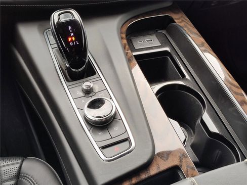 Used 2024 Cadillac Escalade Premium Luxury Platinum RWD image 21