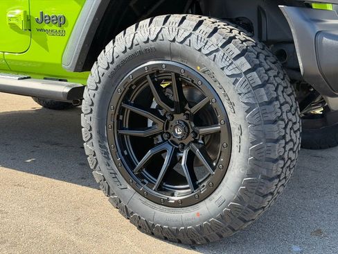 Used 2021 Jeep Wrangler Sport AWD/4WD image 17