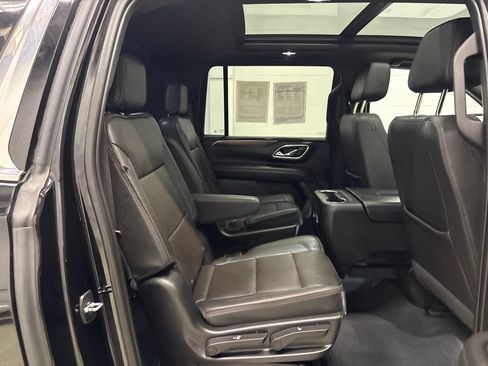Used 2023 Chevrolet Suburban High Country AWD/4WD image 34