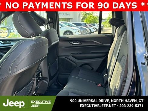 New 2025 Jeep Grand Cherokee Laredo w/ Luxury Tech Group I image 23