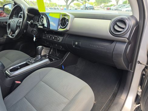 Used 2016 Toyota Tacoma SR5 RWD image 18