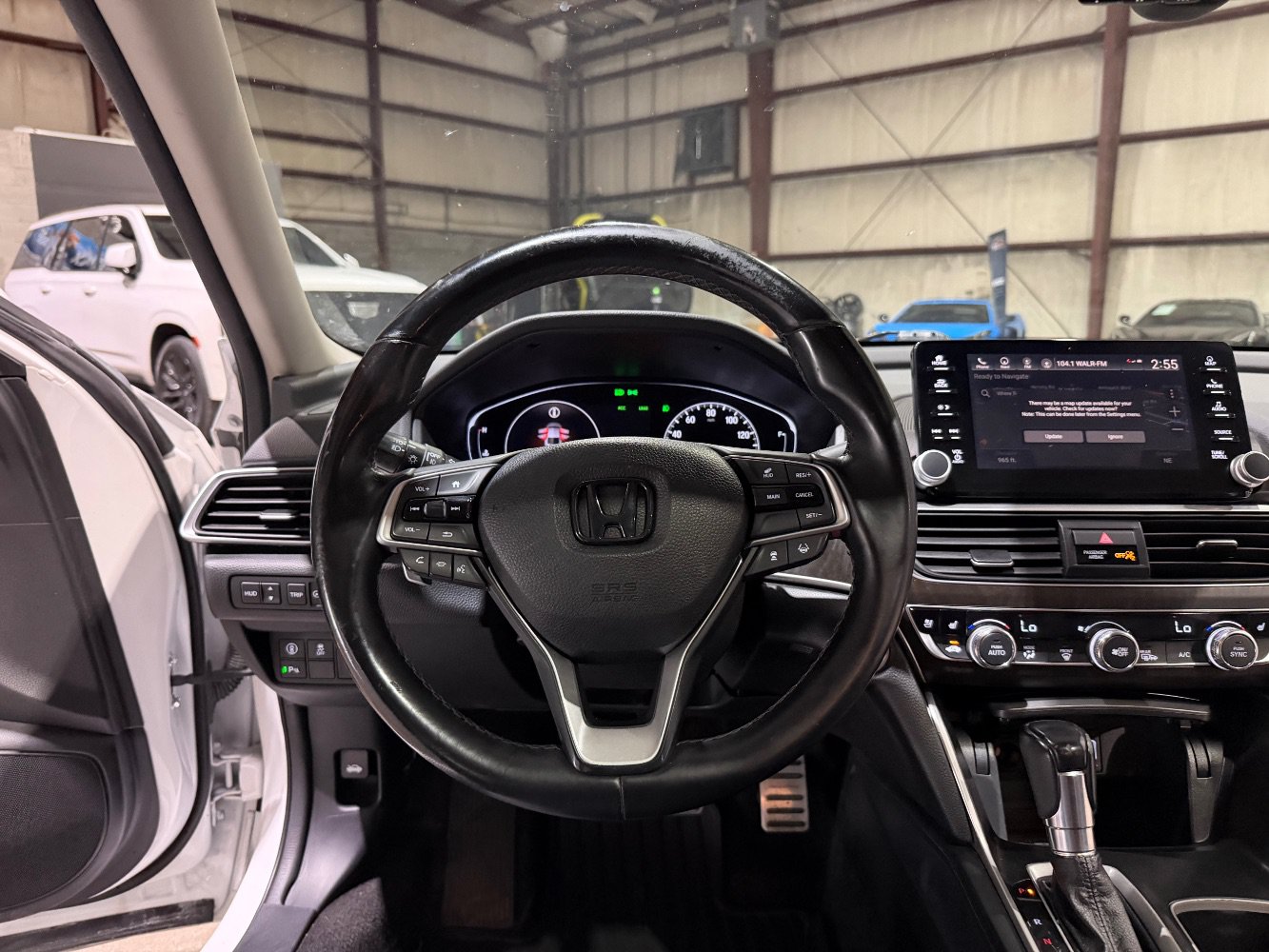 Used 2018 Honda Accord Touring image 30