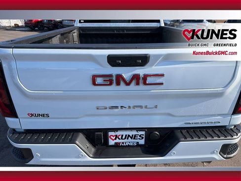 Used 2026 GMC Sierra 3500 Denali w/ Denali Reserve Package AWD/4WD image 8