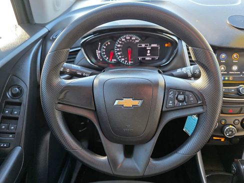 Used 2018 Chevrolet Trax LS image 14