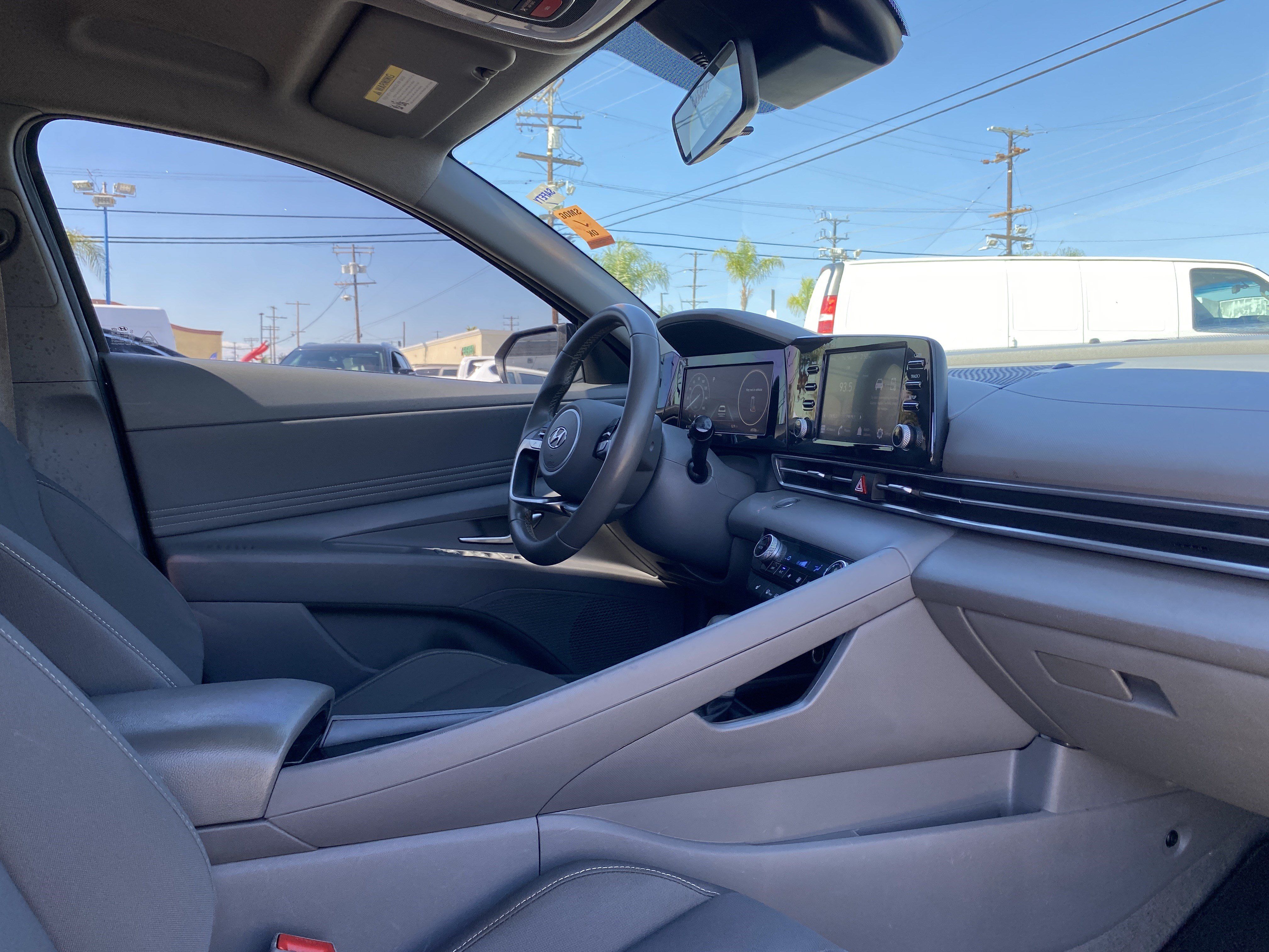 Used 2022 Hyundai Elantra SEL w/ Convenience Package FWD image 26