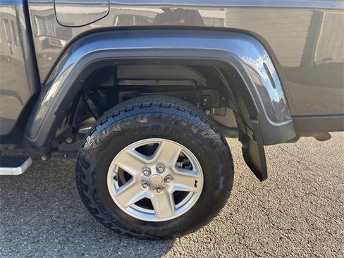 Used 2020 Jeep Gladiator Sport w/ Quick Order Package 24S image 22