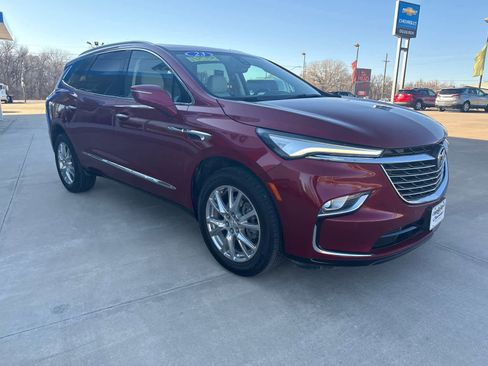 Used 2023 Buick Enclave Premium w/ Experience Buick Package image 4
