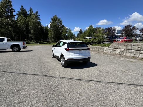 New 2027 Chevrolet Bolt LT FWD image 4