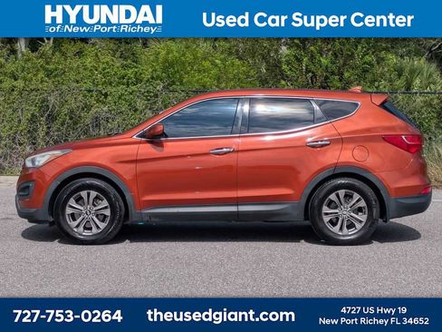 Used 2015 Hyundai Santa Fe Sport FWD image 2