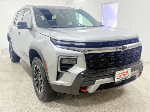 Used 2025 Chevrolet Traverse Z71 w/ Driver Confidence Package image 1