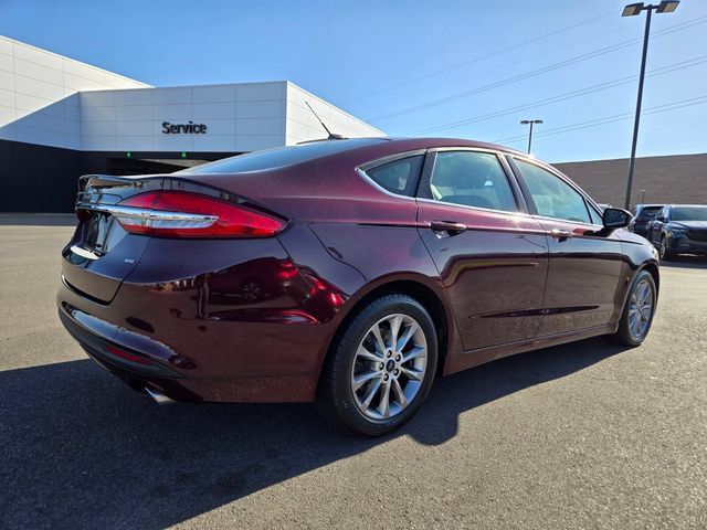 Used 2017 Ford Fusion SE FWD image 6