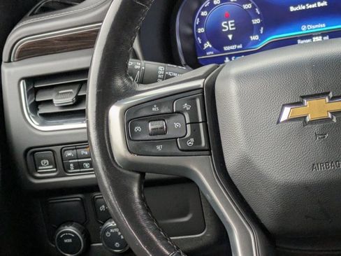 Used 2023 Chevrolet Suburban LT w/ Luxury Package image 23