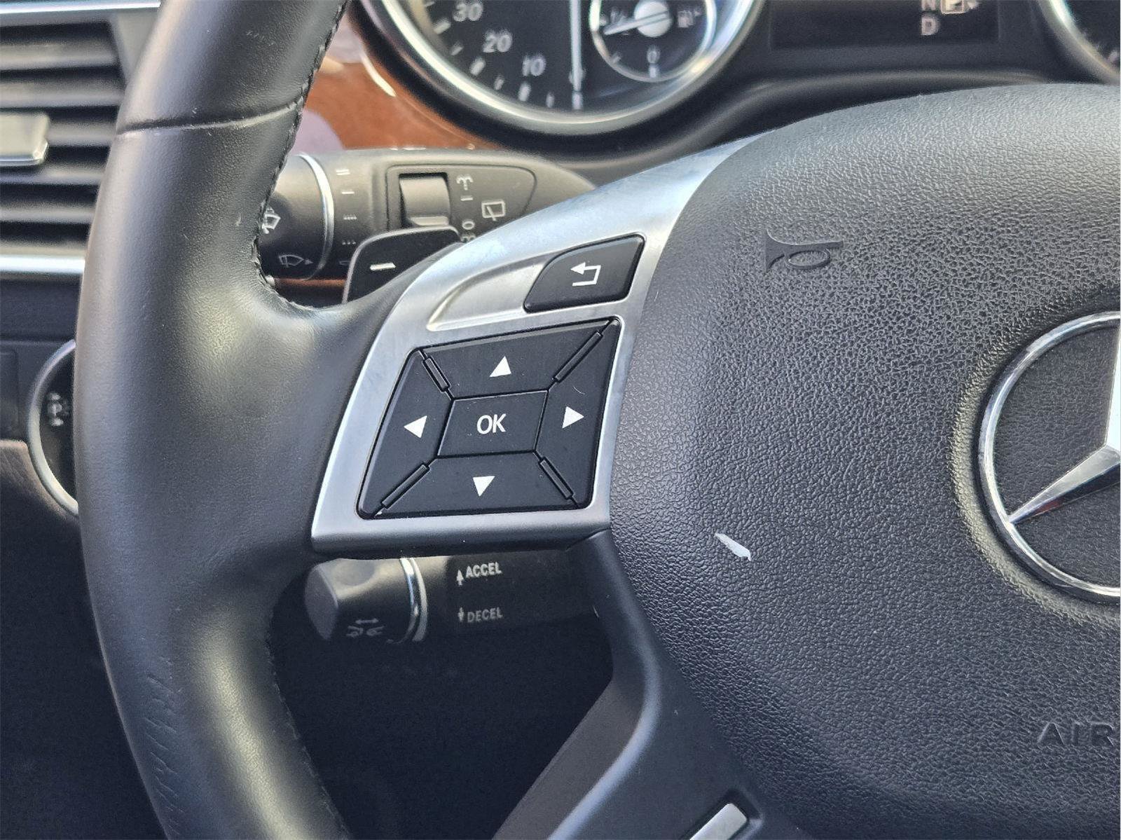 Used 2015 Mercedes-Benz GL 450 4MATIC image 35